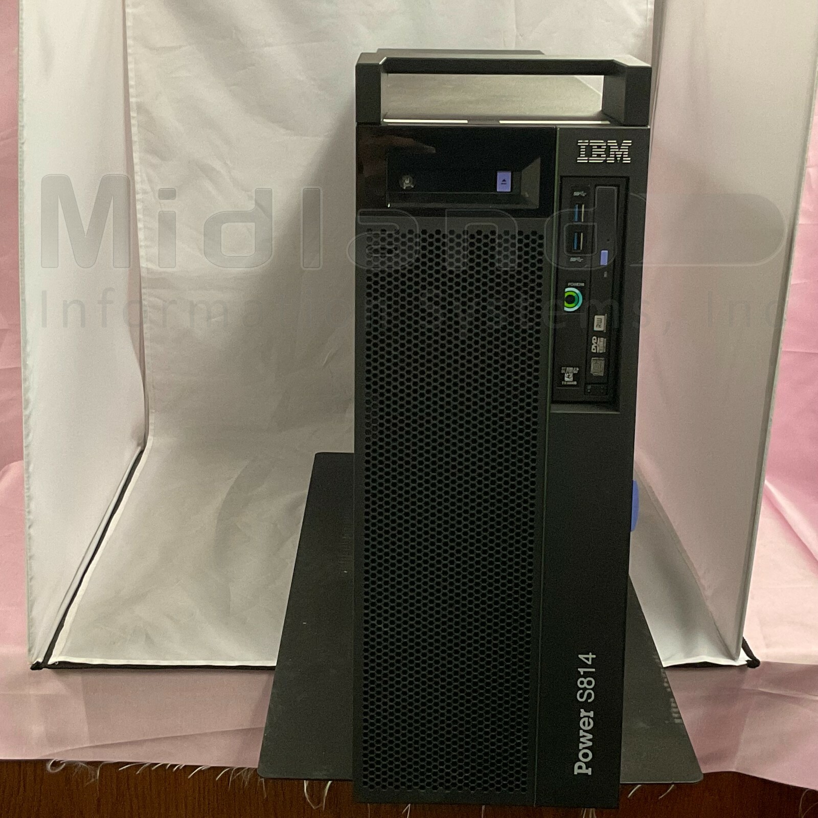 IBM 8286-41A Power S814 3.02GHz 6-Core P8 Server, i series V7R3 2 OS Unl. Users
