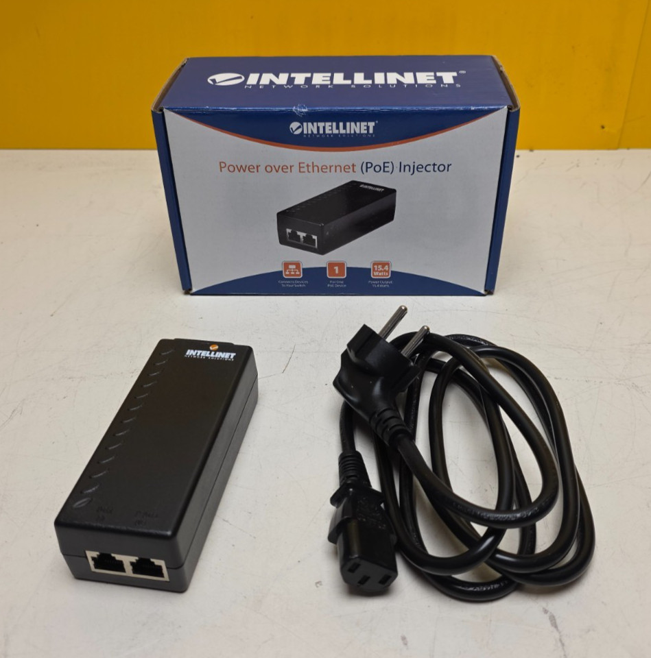 Intellinet Power over Ethernet PoE Injector IEEE 802.AF 524179 48VDC 15.4W