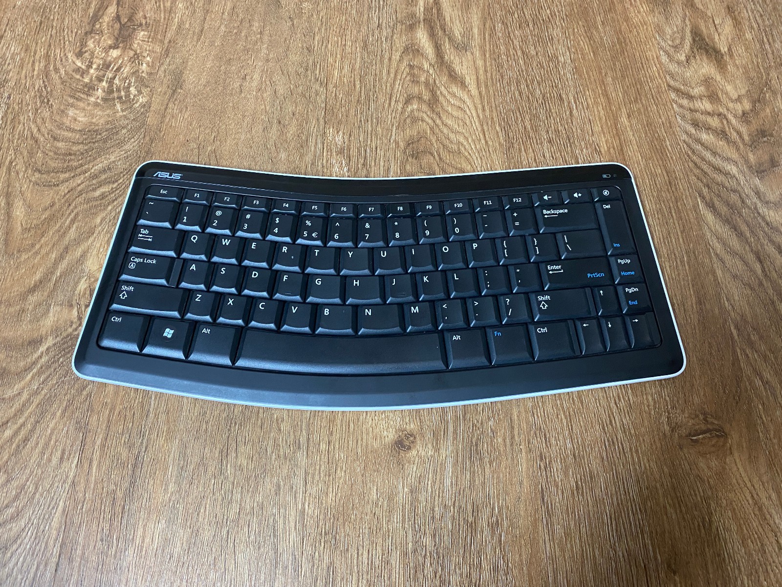 Microsoft Bluetooth Mobile Keyboard 6000 Model 1390 Black Comfort Curve Used