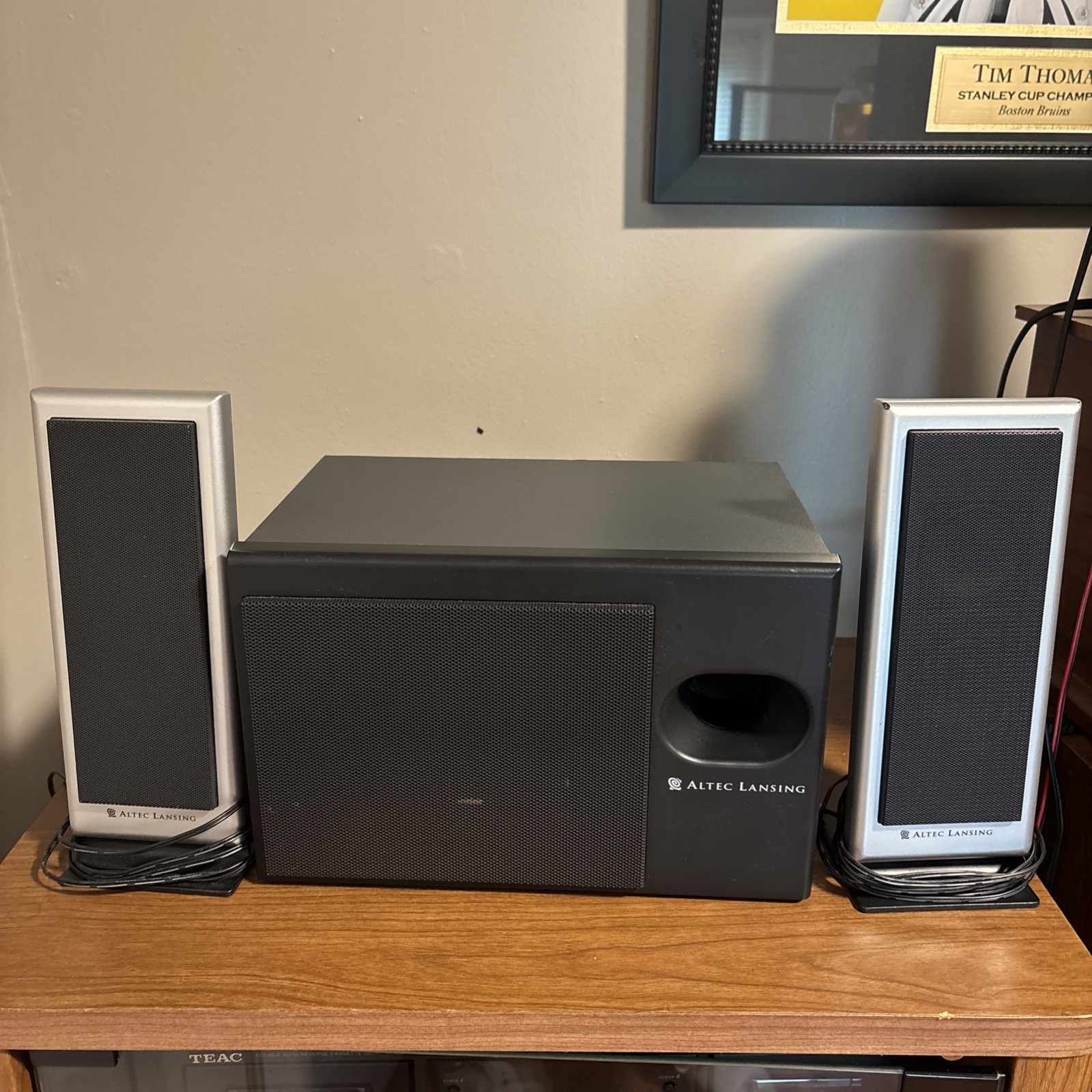 Altec Lansing Technologies Vs 3121 Computer Set Of Speakers And Subwoofer