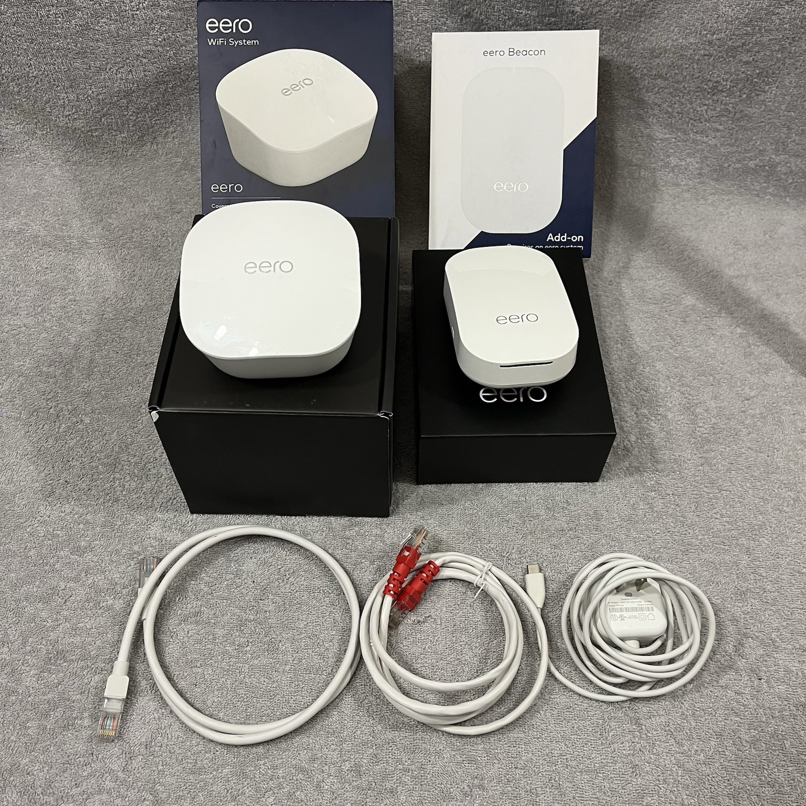 EERO J010001 Mesh Wifi Router + 1 Beacon D010001. Pre Owned
