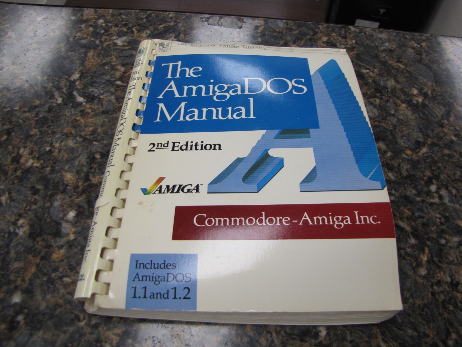 Vintage The Amiga DOS Manual 2nd Edition by Commodore-Amiga Inc - NS15