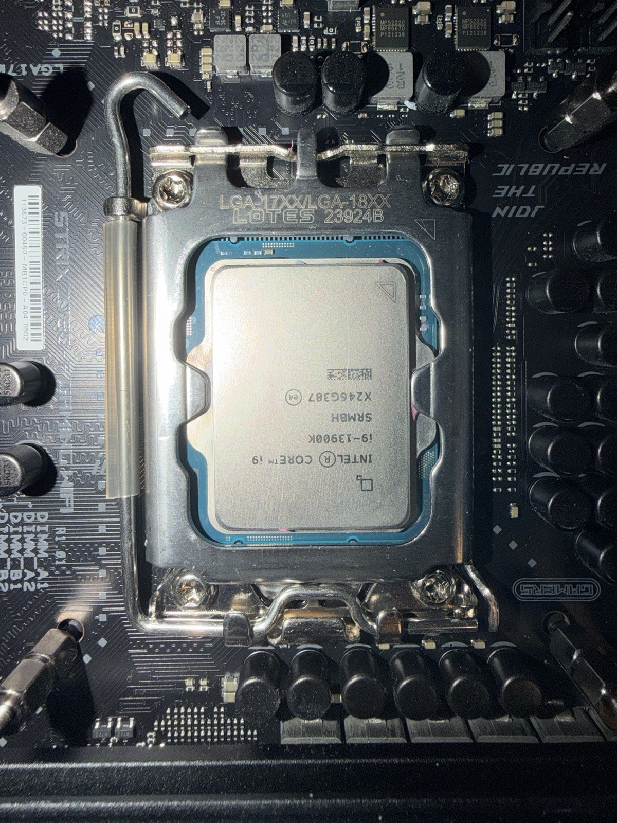 i9 13900K + Z790 F-Gaming + Rog Ryujin 2