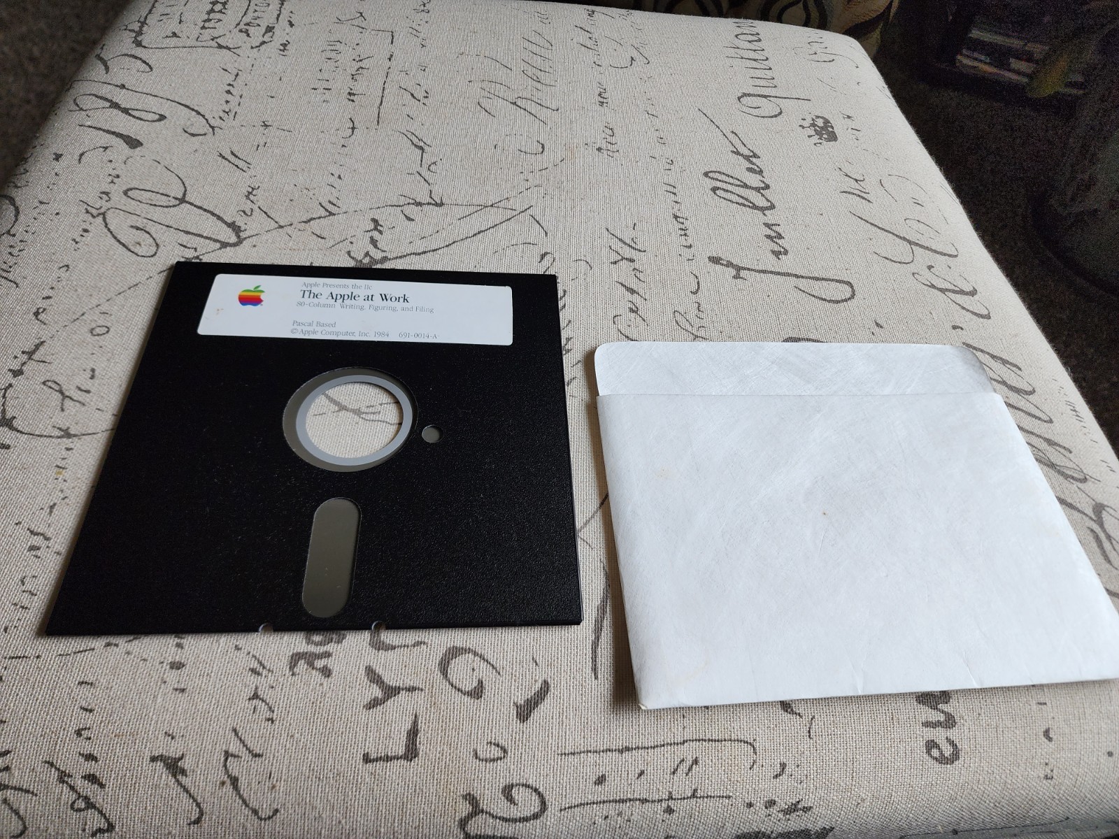Apple Presents the IIc The Apple at work Pascal based 5.25" floppy 1984