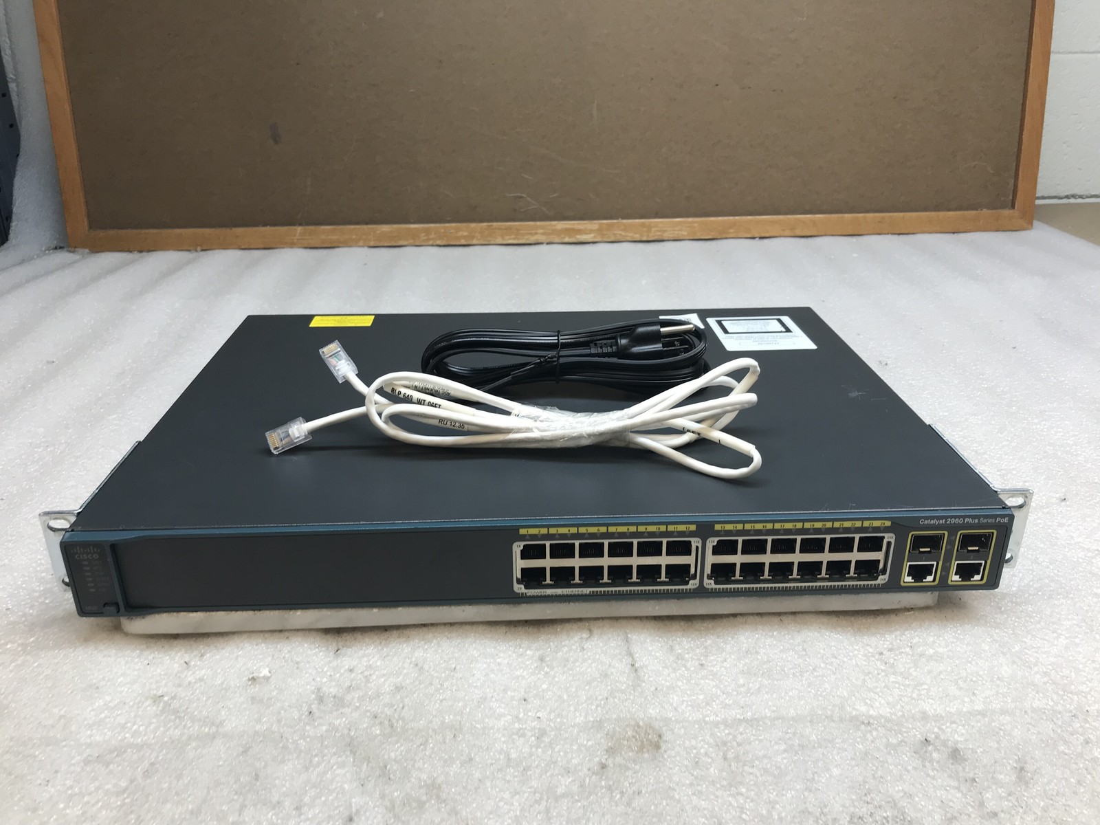 Cisco WS-C2960+24PC-L V01 24-Port PoE 370W 2x Gigabit LAN Base Tested