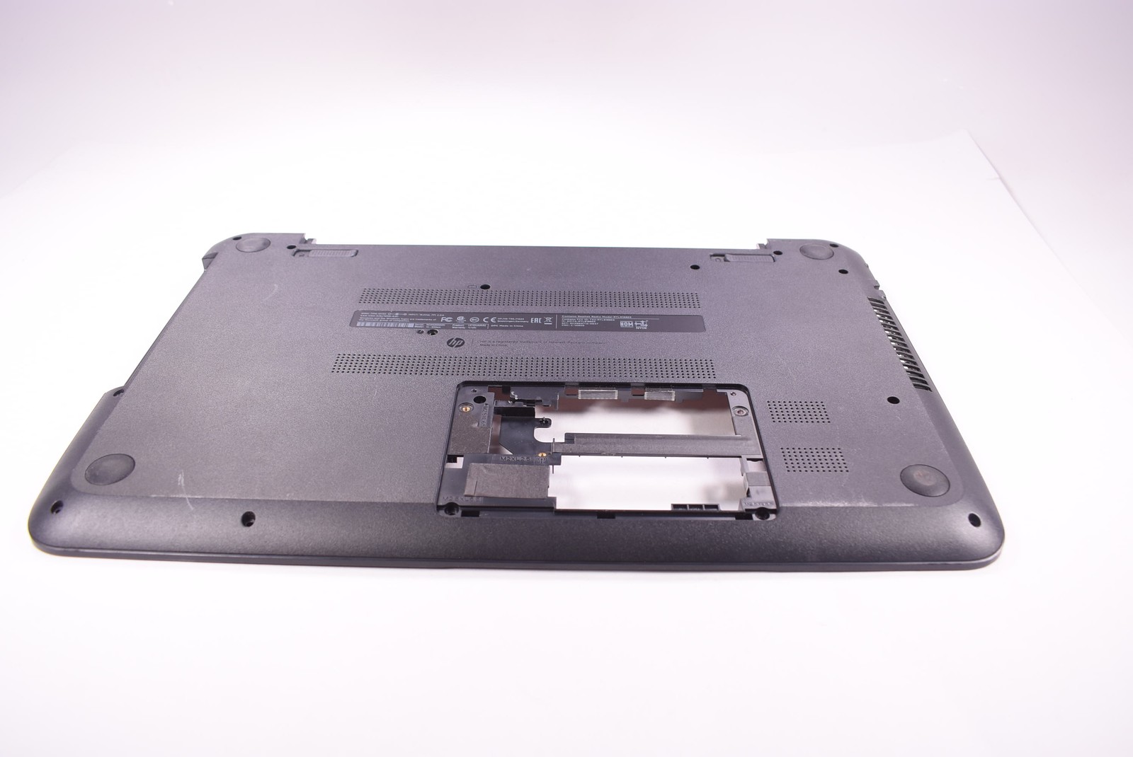 776772-001 Hp Bottom Base Cover 15-F272WM 15-F009WM 15-f100dx