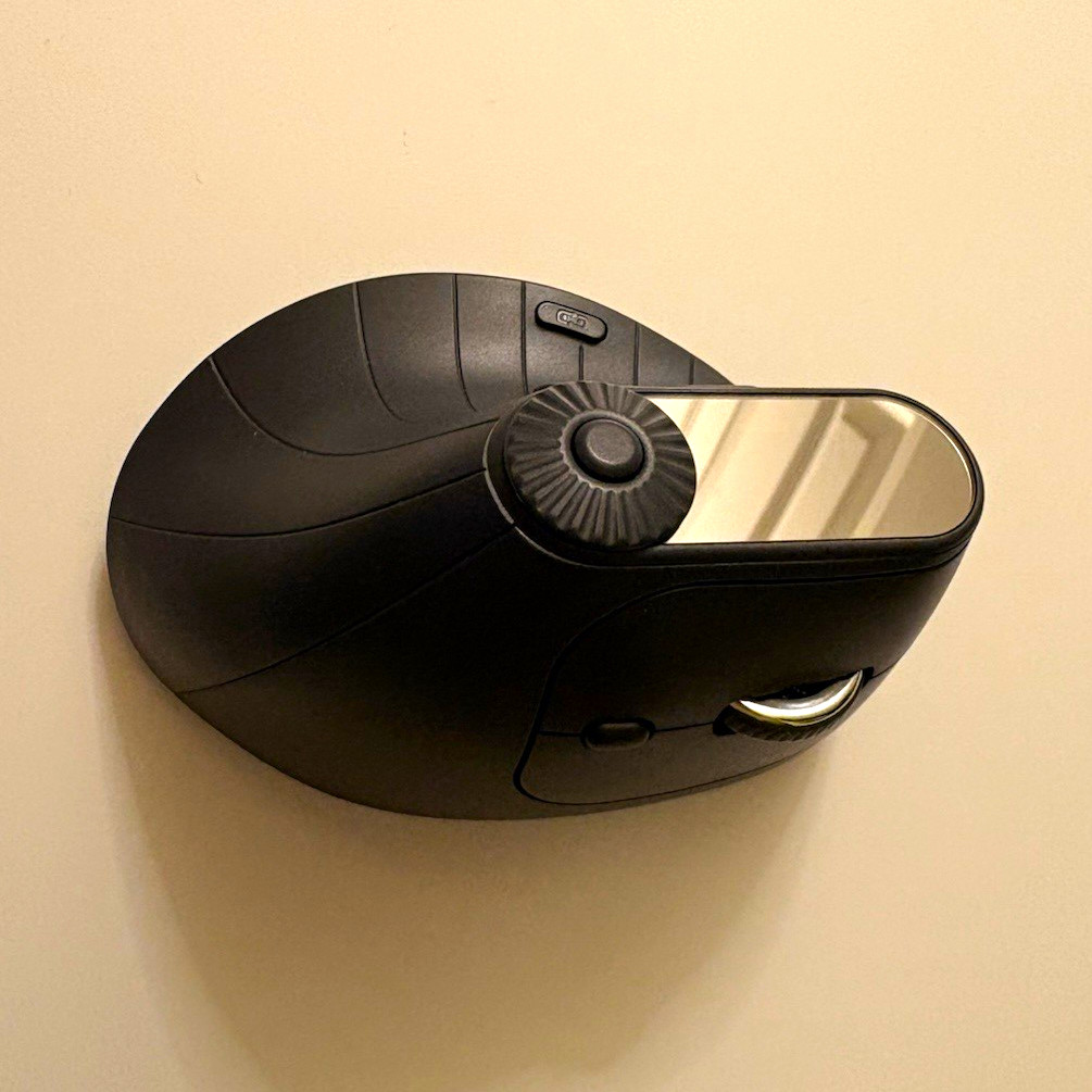 Samsung ET-MG950 Ergonomic Wireless Vertical Optical Mouse 2400 DPI 6-Button