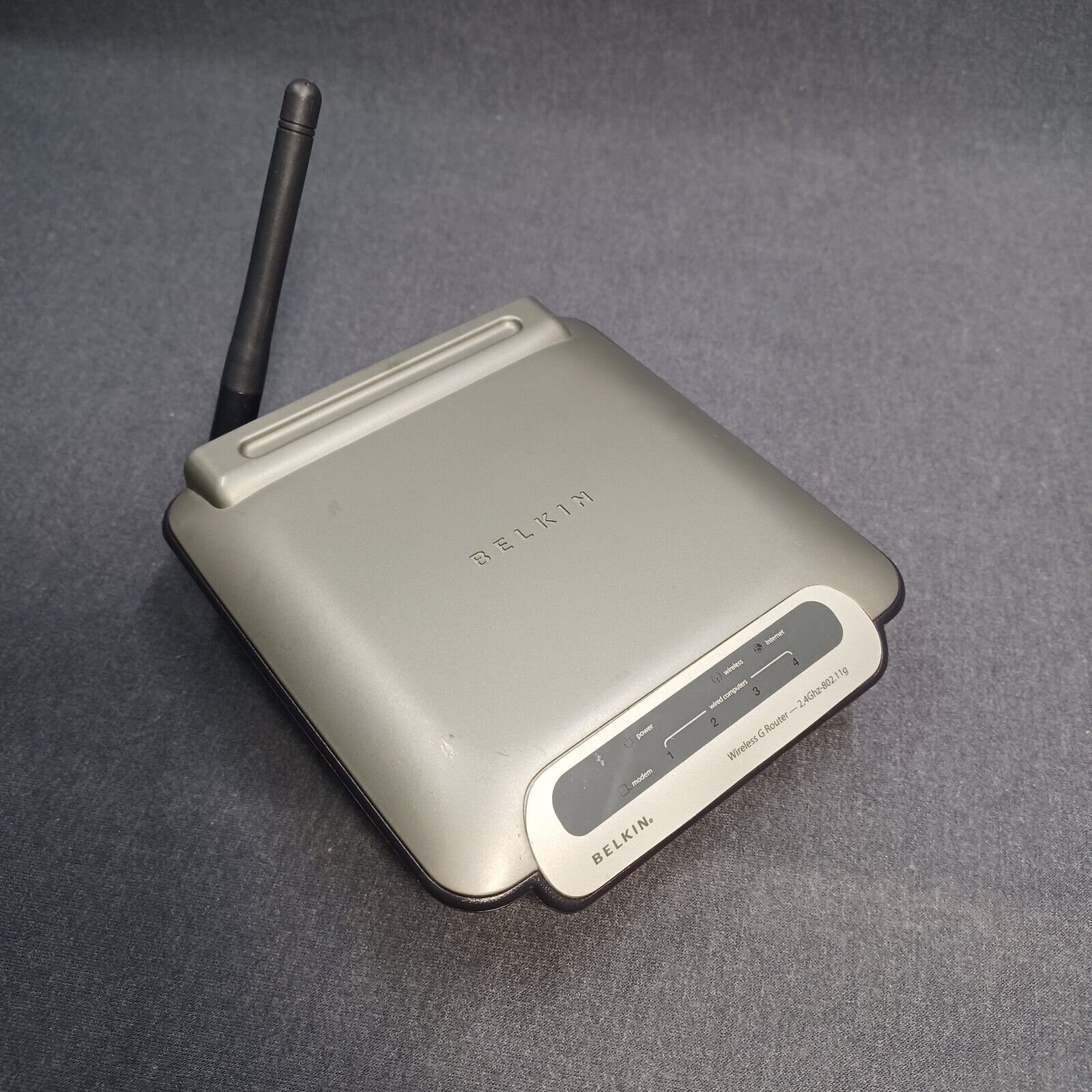 Belkin Mini Wireless G Router ONLY F5D7230-4 2.4 Ghz 802.11g 4-Port Wi-Fi