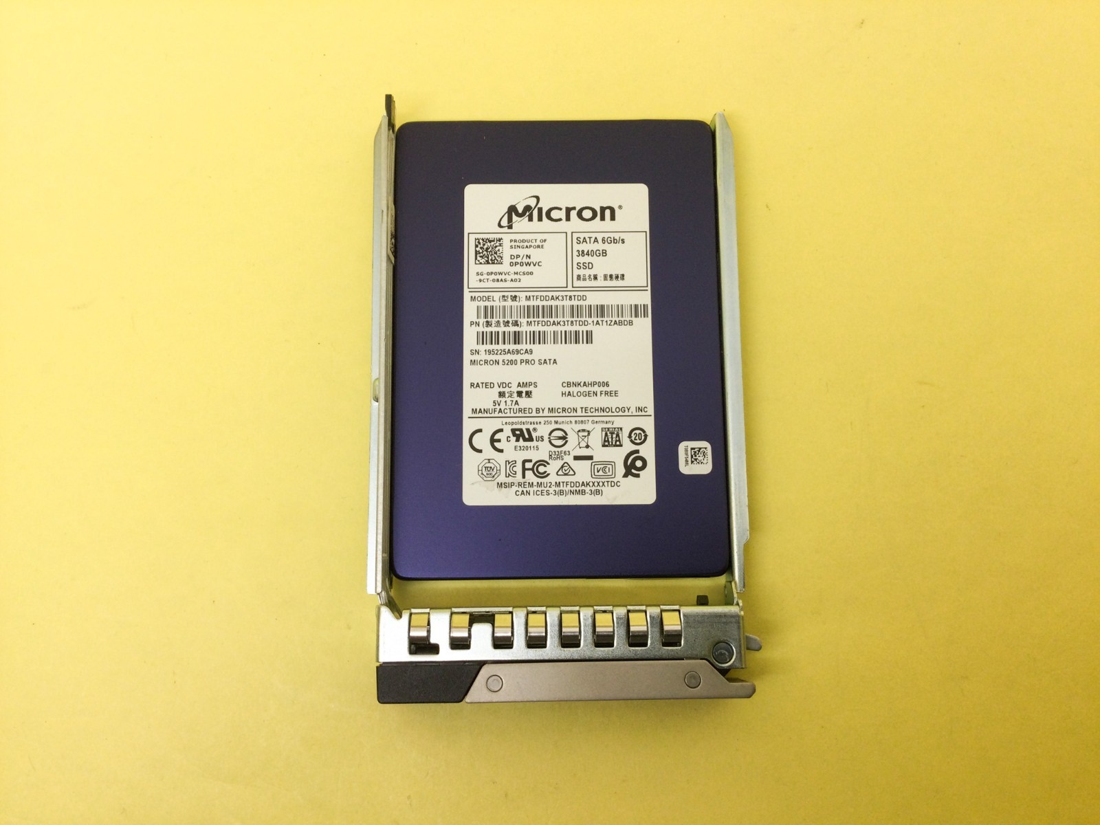 P0WVC DELL 3.84TB SATA 6Gb/s Read Intensive 2.5in SSD 0P0WVC MTFDDAK3T8TDD