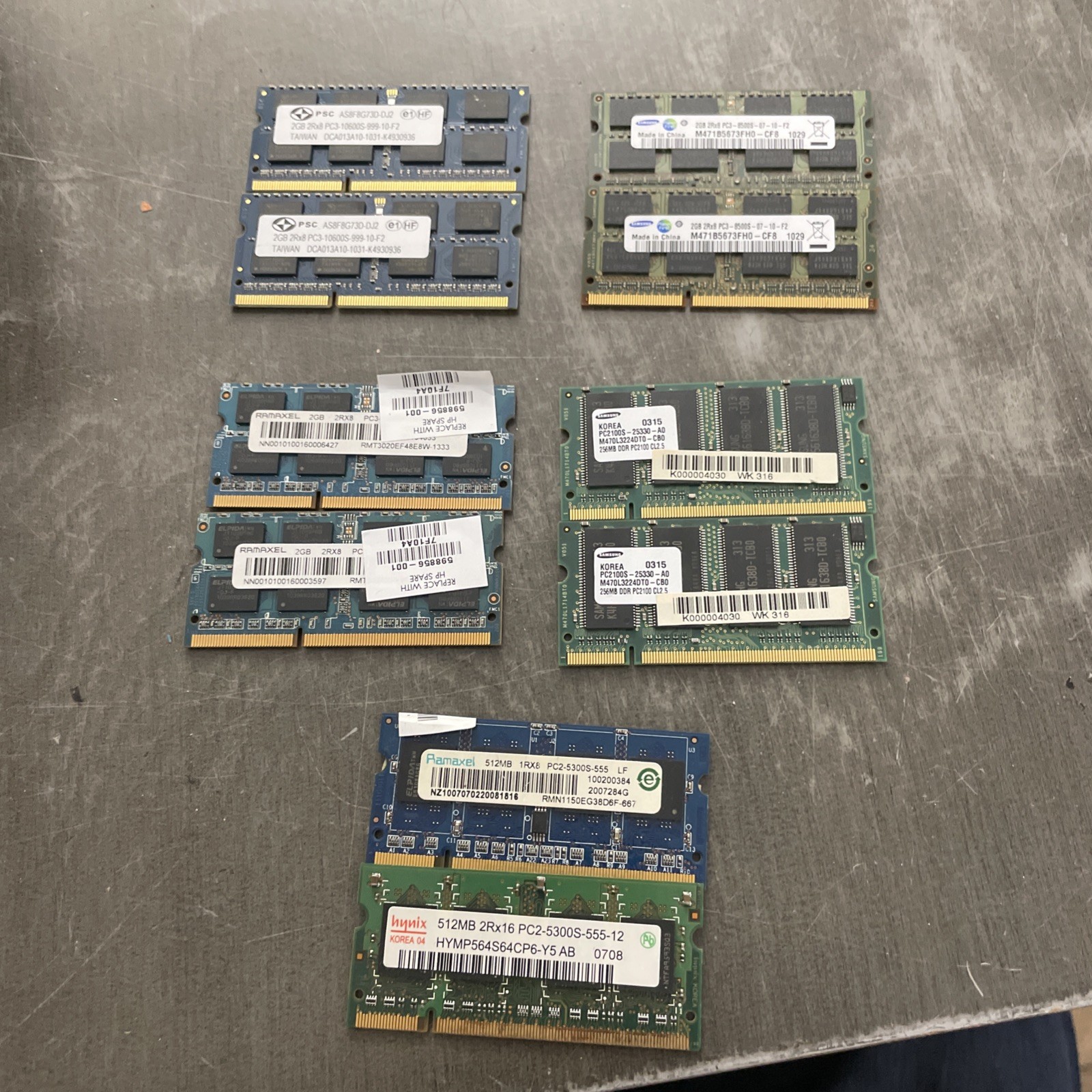 Lot of 10 Mixed 512 Mb And 2gb Memory Chips