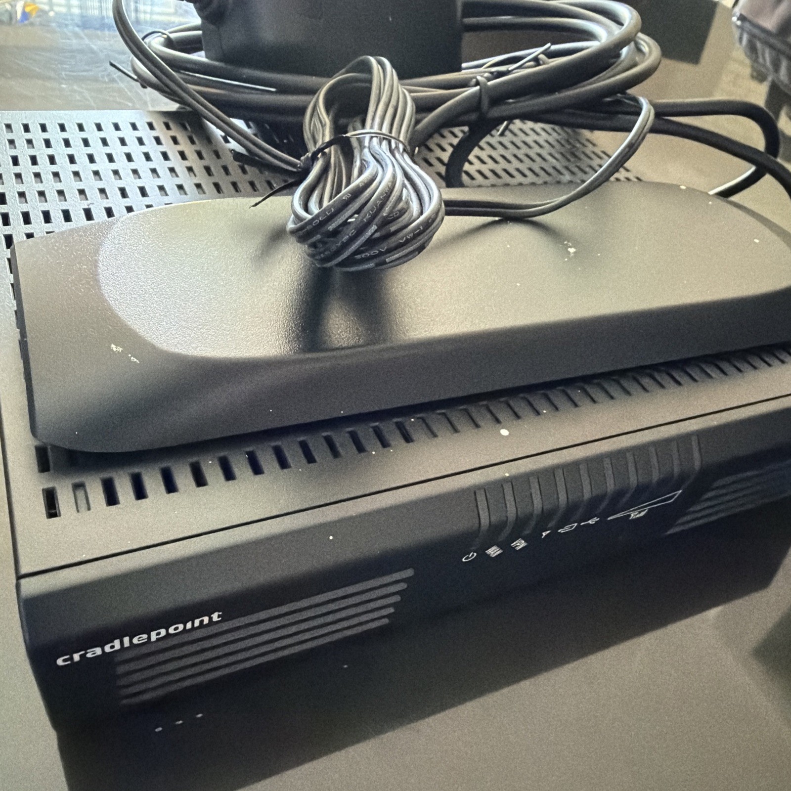 CradlePoint AER1650LP4  Ethernet Router  with GPS and 2 x  4G LTE Antenna