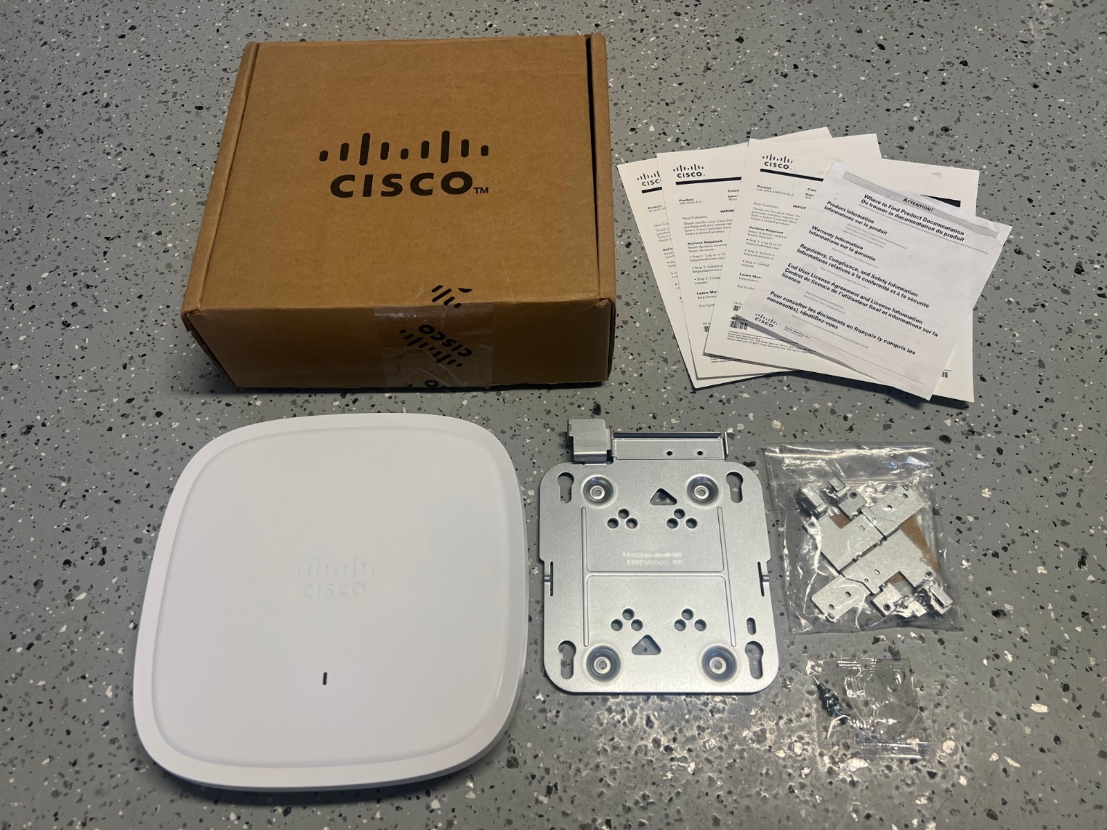 CISCO Catalyst C9120AXI-B Wireless Access Point WiFi 6 w/ Mount - NEW / UNUSED
