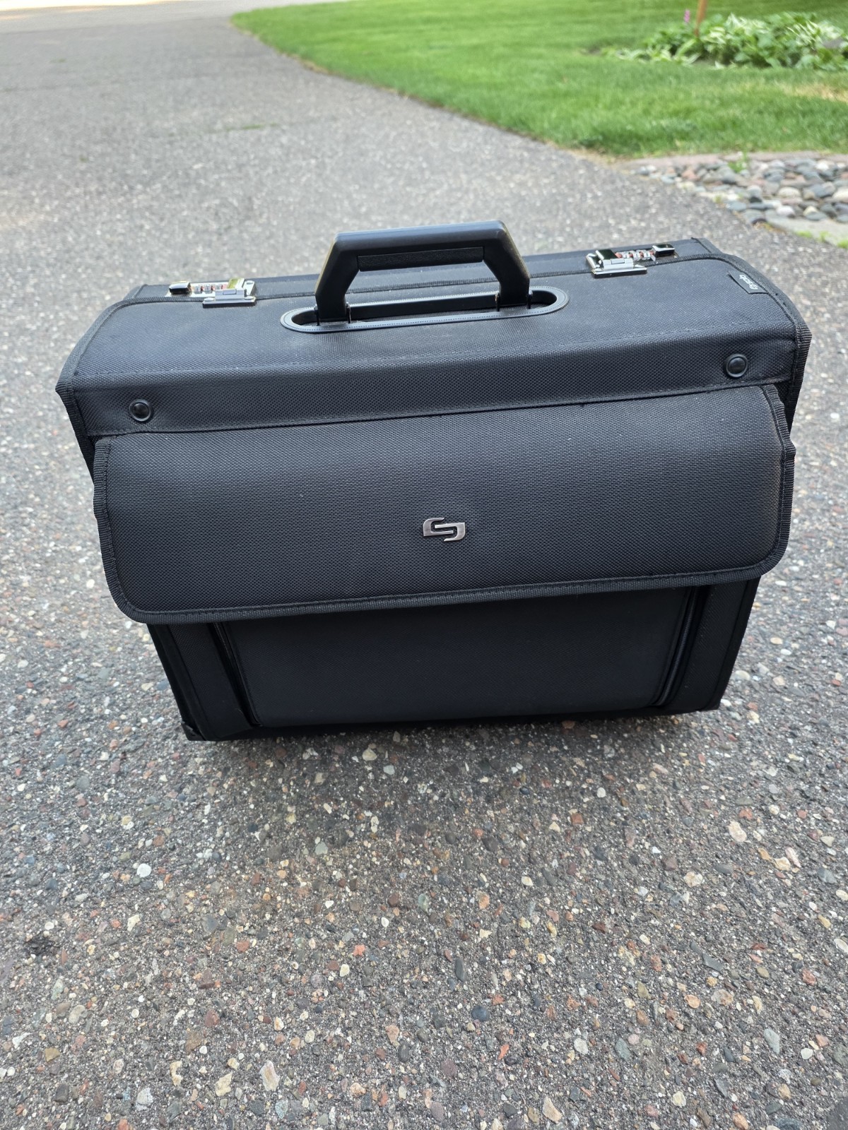 SOLO B78-4 Rolling Catalog Laptop Case W/ Combination Lock & Telescoping Handle