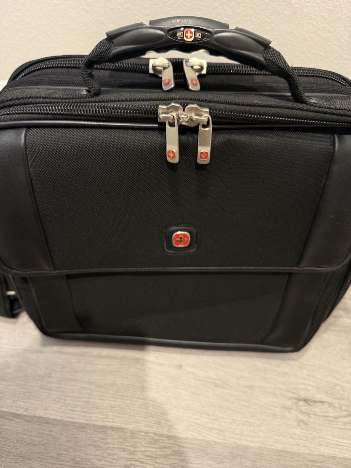 Wenger Swiss Army 17" laptop briefcase black Excellent Condition Barley Used