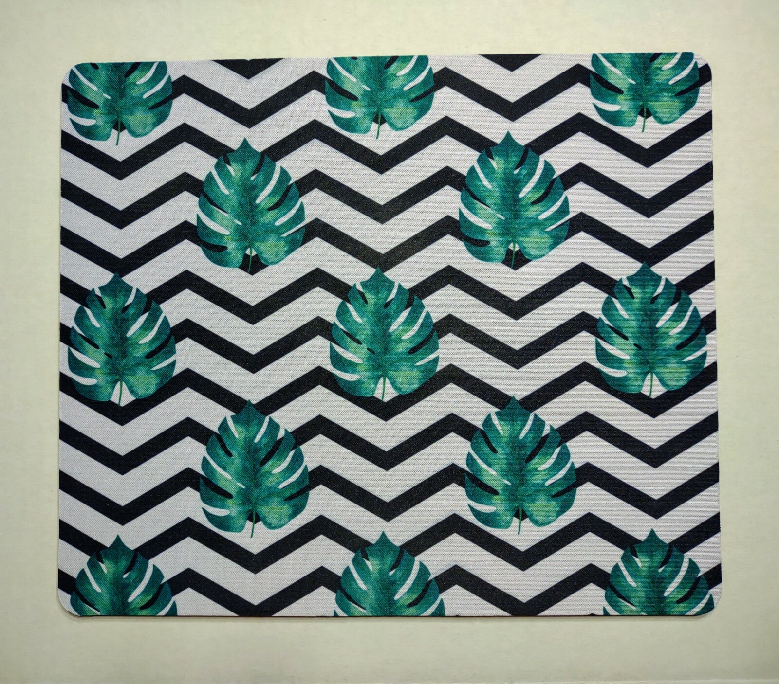 Chevron/Leaf Pattern Mouse Pad - Approximately 9.4 x 7.9 Inches