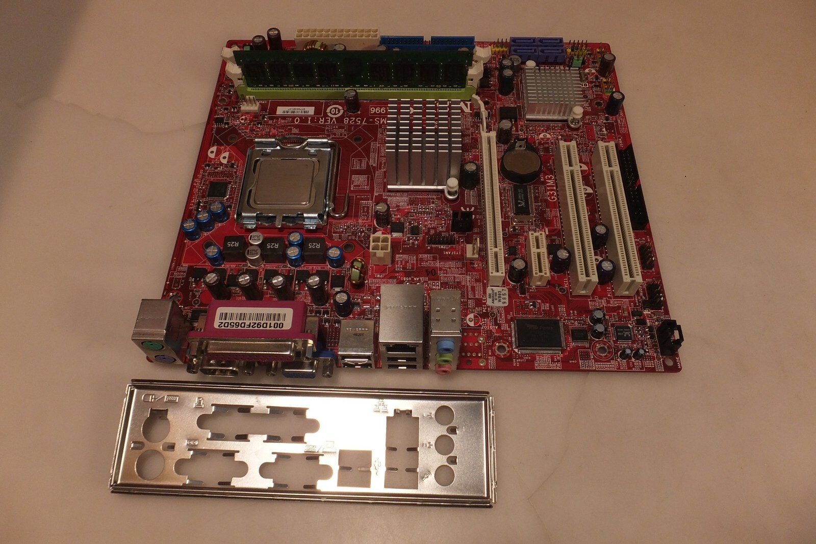 MSI G31M3-F (MS-7528 VER:1.0) LGA 775 Intel Motherboard +CPU E7300 +RAM Gb +I/O