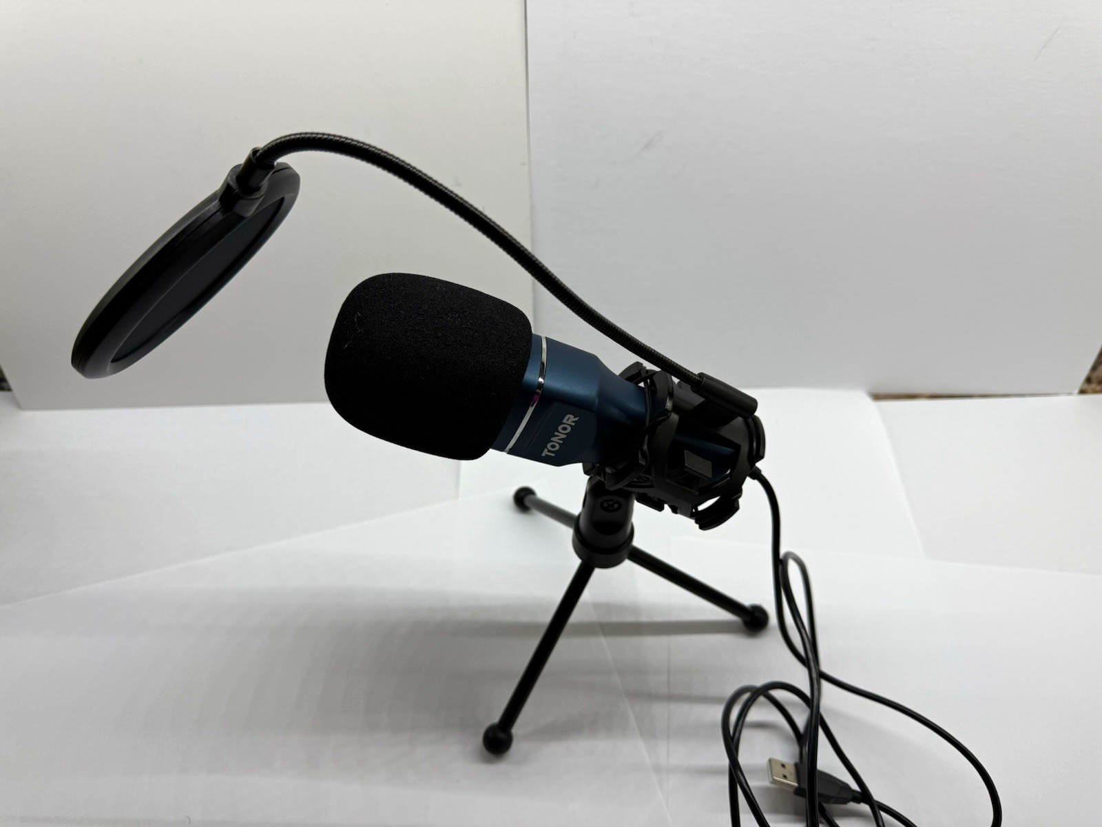 TONOR TC-777 USB Condenser Microphone Kit w/ Tripod Stand, Pop Filter, Box