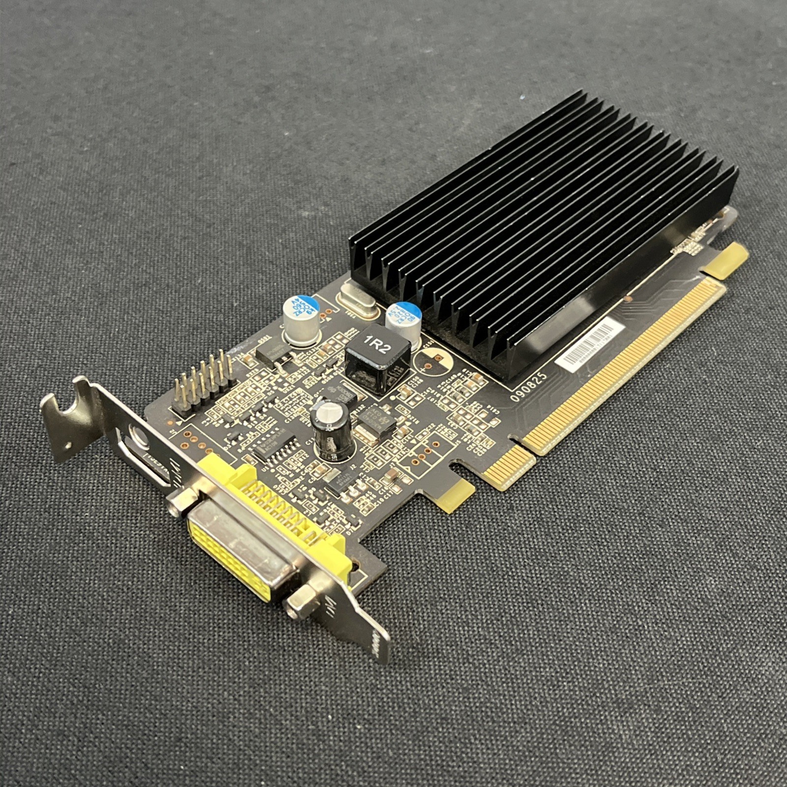 XFX NVIDIA GeForce 8400 GS 512MB DDR2 Low Profile Video Graphics Card 1x DVI