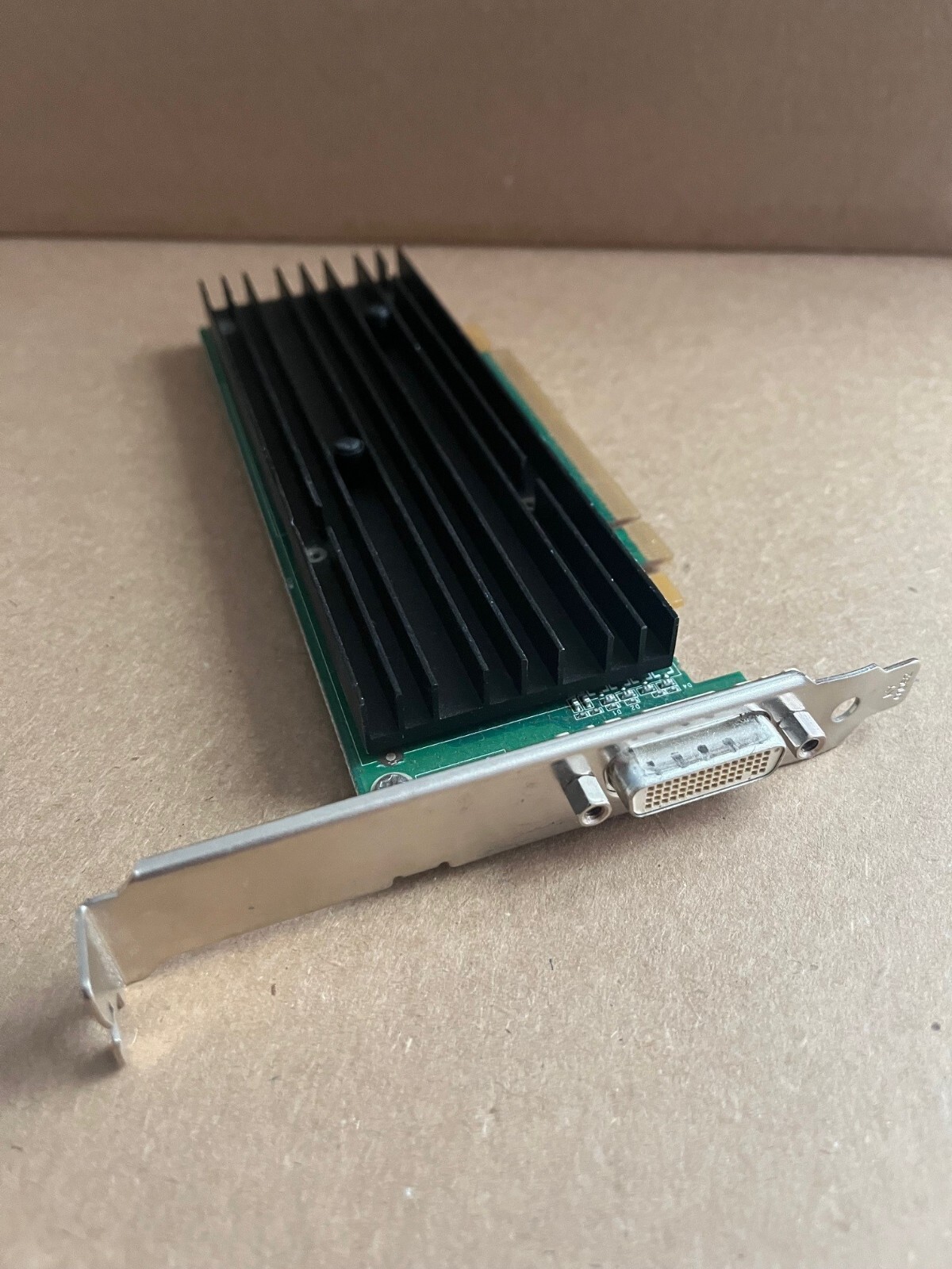 Nvidia~Graphics Card (P538 Dell 0TW212 NVS290 256MB PCI-E) DMS59 