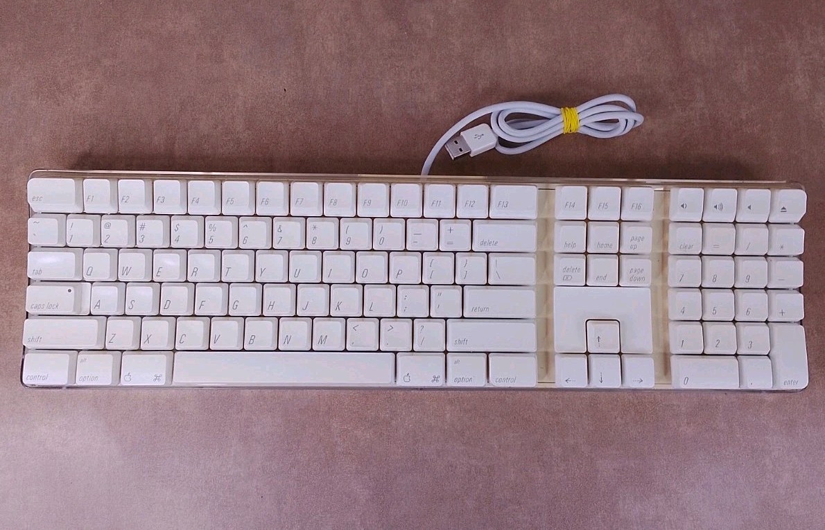 Genuine Apple A1048 Wired USB Keyboard Full Size 109-Key w/ 2-Port Hub Tested