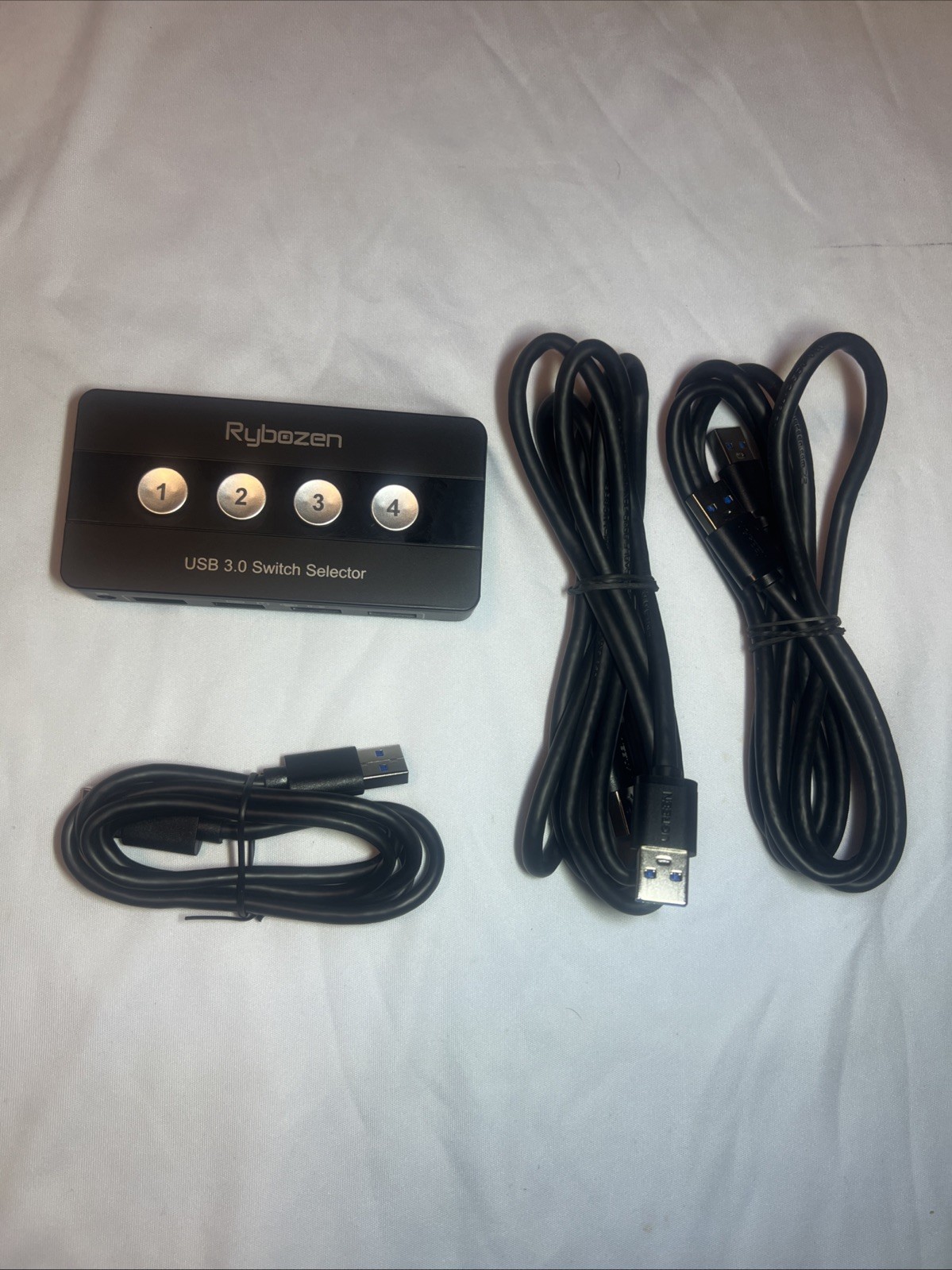 USB 3.0 Switch Selector, 4 Port KVM Switch USB Peripheral Switcher Box, 4 Com...