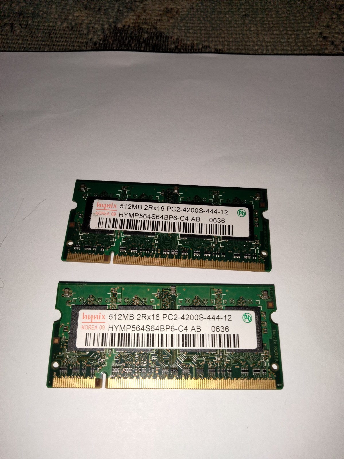 hynixKOREA ( 2X512MB) 03512MB 2Rx16 PC2-4200S-444-12HYMP564S64BP6-C4 AB0636