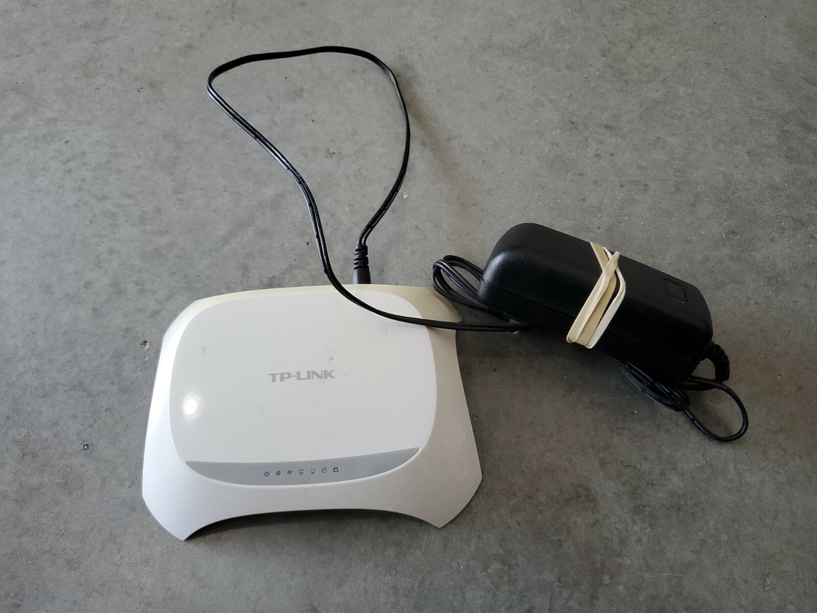 TP-Link TL-WR720N 150 Mbps 2-Port 10/100 Wireless N Router