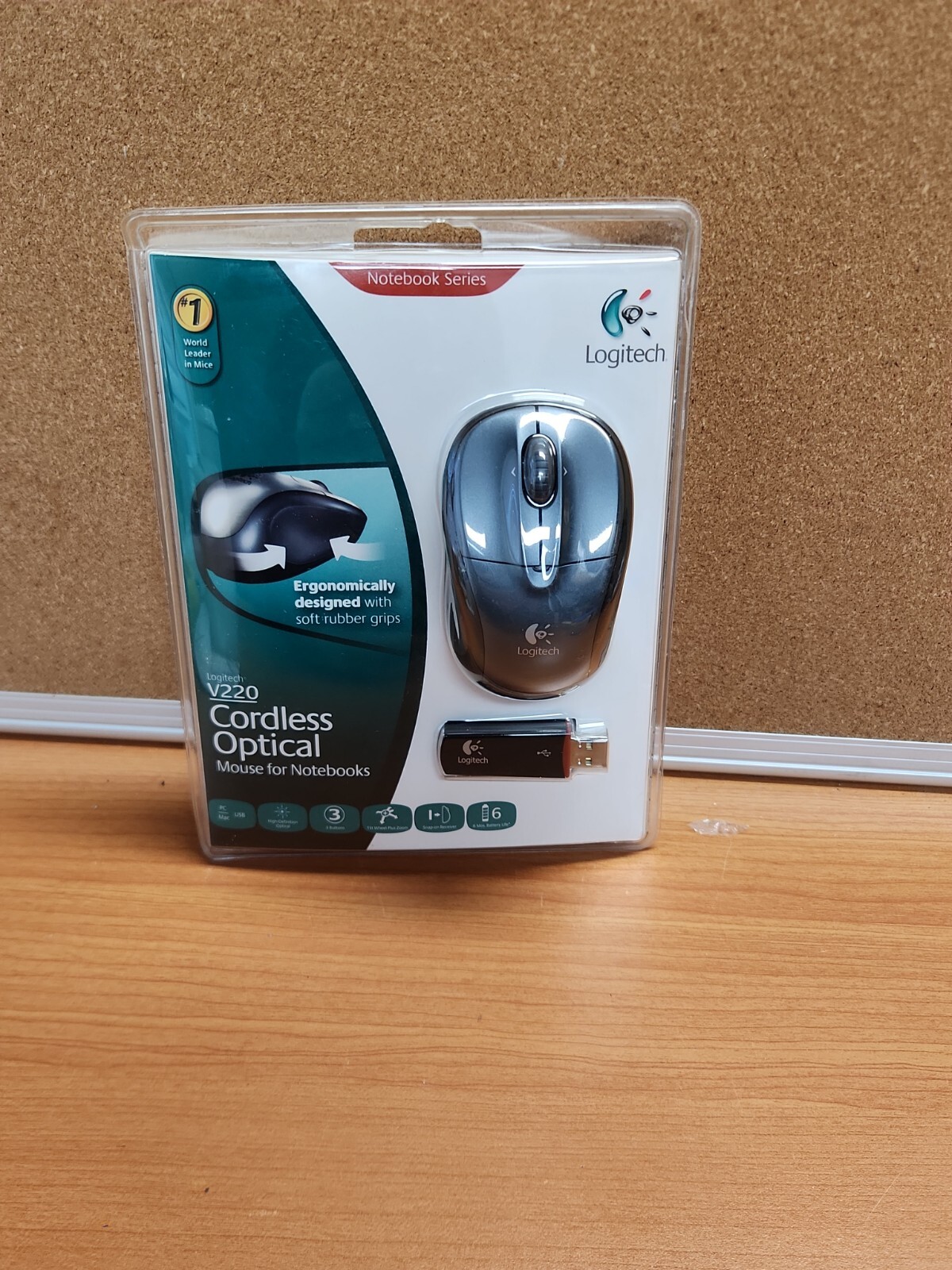 Logitech V220 Cordless Optical Mouse for Notebooks Black 3 Buttons 