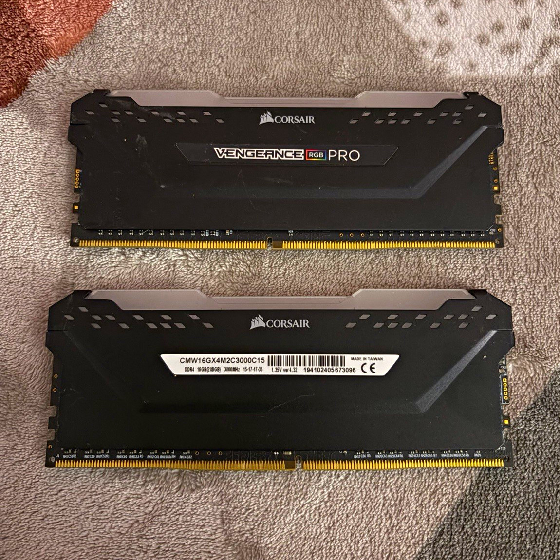 Corsair Vengeance RGB Pro 16GB (2x8GB) DDR4-3000 DIMM RGB CMW16GX4M2C3000C15