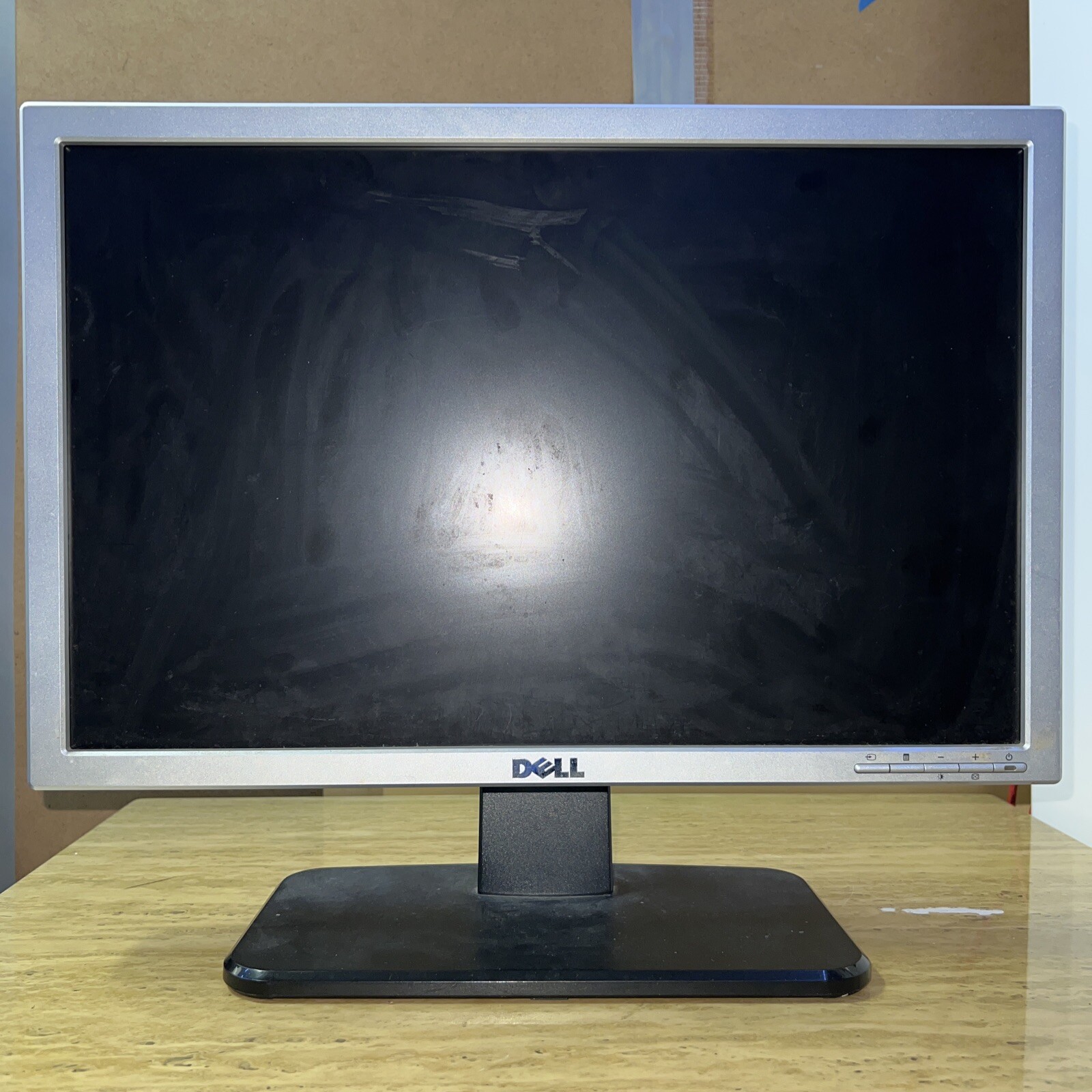 DELL SE198WFPF - 1440 x 900 Resolution - 19'' Widescreen LCD Flat Panel Monitor