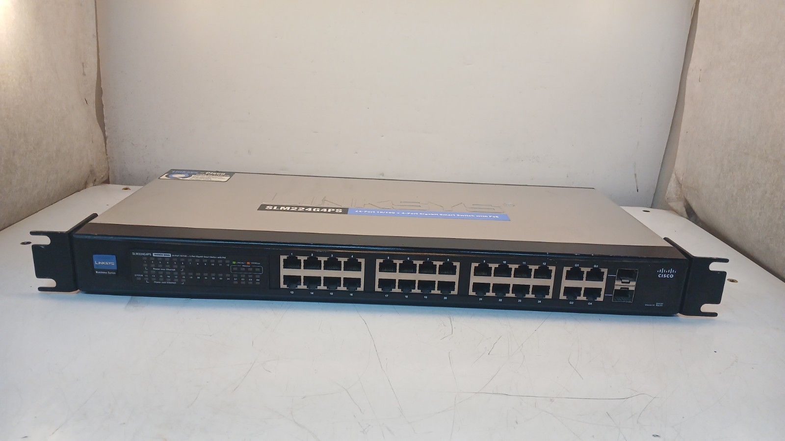 Linksys SLM224G4PS 24-Port POE Network Switch *WORKING* *READ*
