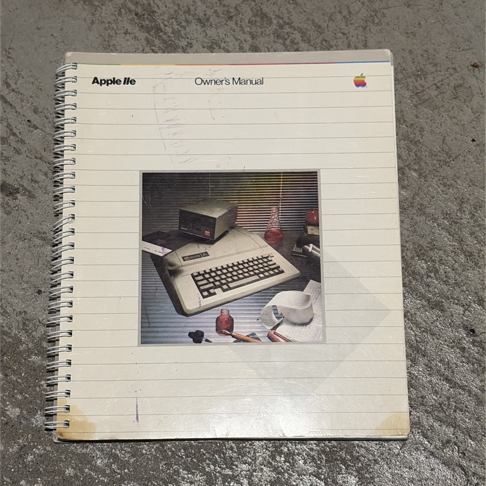 Vintage Apple IIe Computer Owner's Manual Official