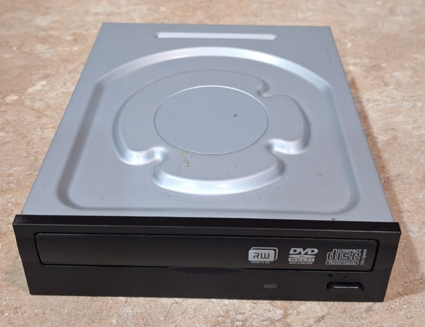 Teac CD \ DVD Drive DV-W524GS-100 Black SATA CDRW DVD+R DL RW Computer Drive