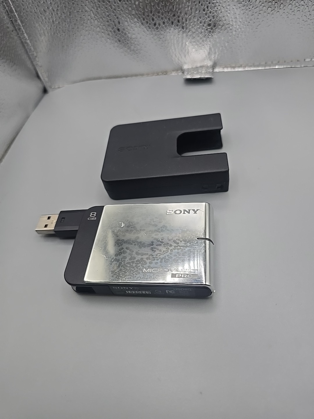 Sony 8 GB MicroVault Pro USB Storage Media Flash Drive