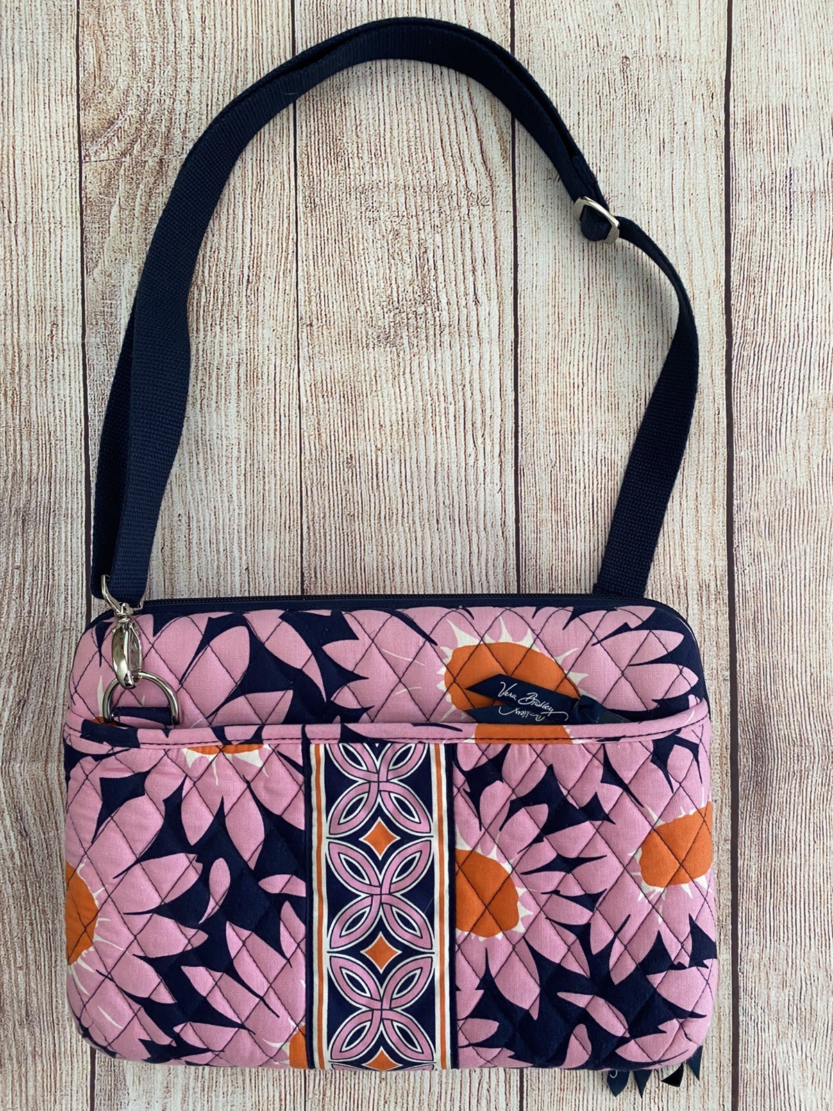 VERA BRADLEY PADDED IPAD CHROME ETC. ZIP BAG EXCELLENT  8.5 X 11.5" APPROX EXT