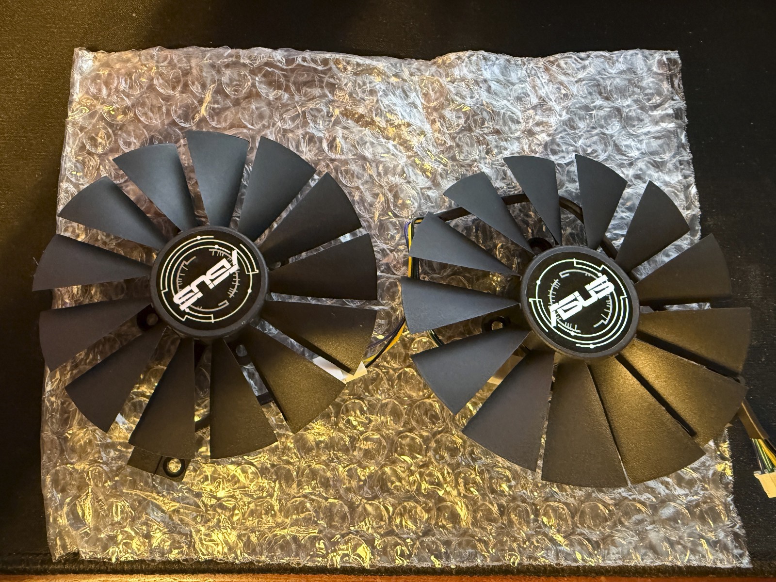 GPU Cooling Fan for ASUS Dual RX470 RX570 RX580 GTX1080Ti 1070Ti 1080Ti PLD10010
