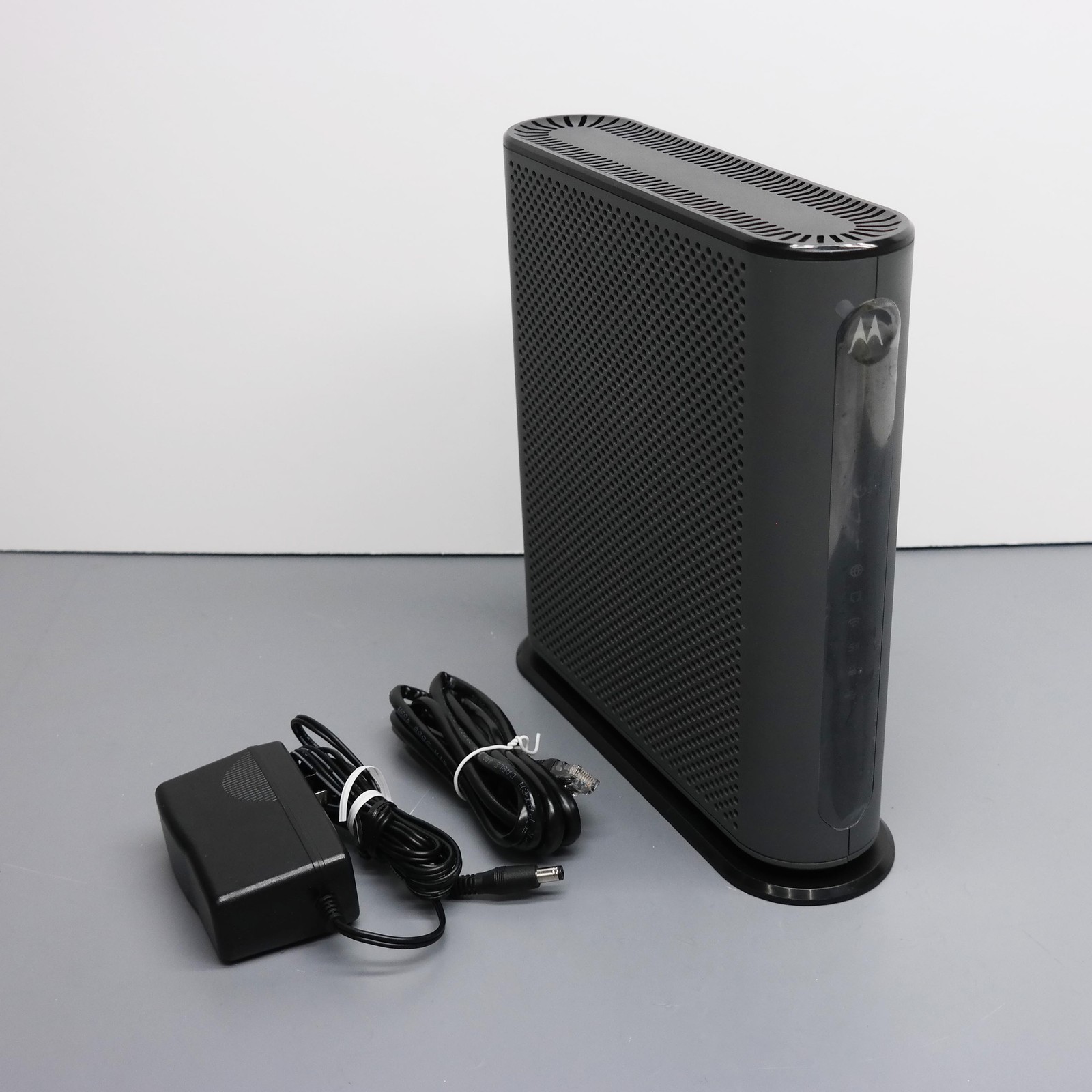 Motorola MG8702 AC3200 DOCSIS 3.1 Cable Modem Router