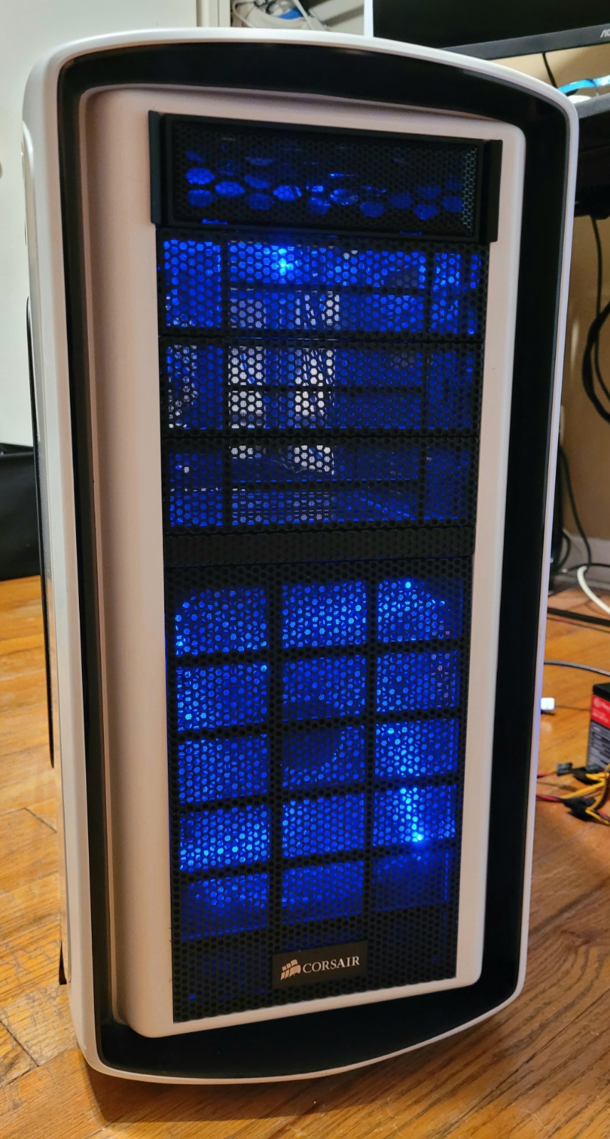 Corsair Special Edition White Graphite Series 600T Gaming Mid-Tower Case