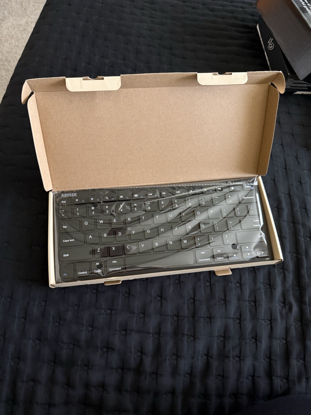Arteck Universal Bluetooth Keyboard HB098-Black QWERTY Standard English