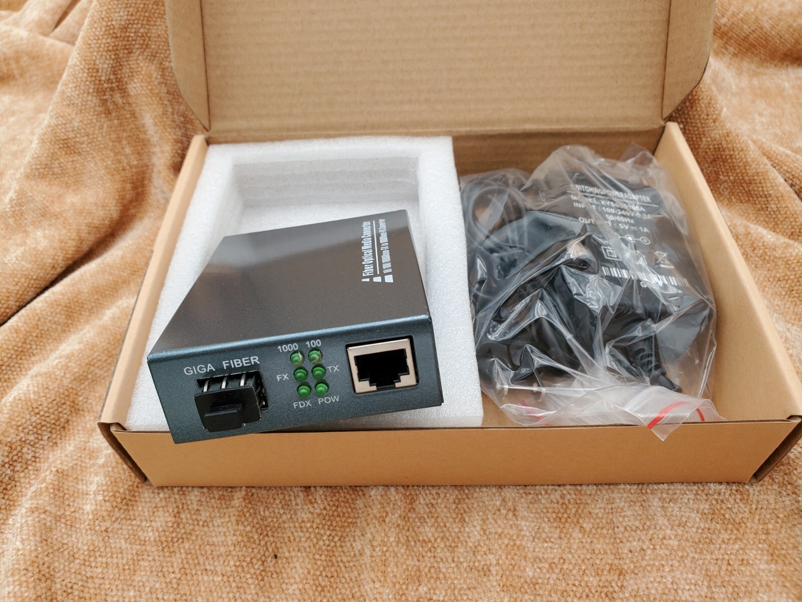 Fiber Optical Media Converter 10/100/1000Base-TX to GE SFP (No SFP Included)