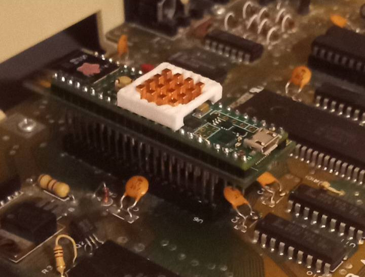 MCL64-mini Commodore 64 Accelerator 7mhz Runs Games