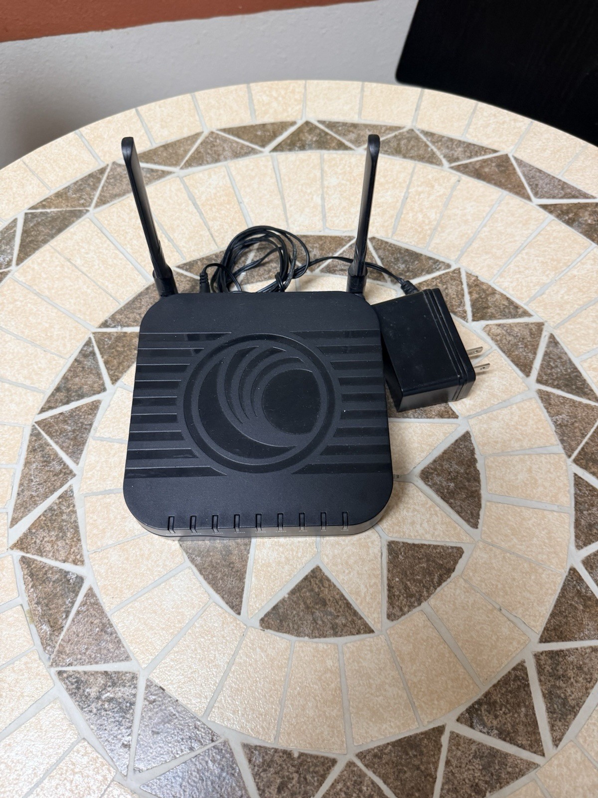 CAMBIUM NETWORKS cnPilot C3VoIP-201 Router C000000L028A w/ adapter