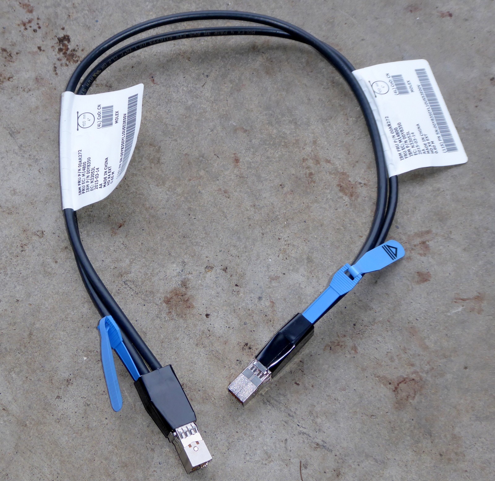 IBM Mini SAS HD to Mini SAS HD 12Gbps Cable 0.60M p/n 00AR272 00Y8350 M14800