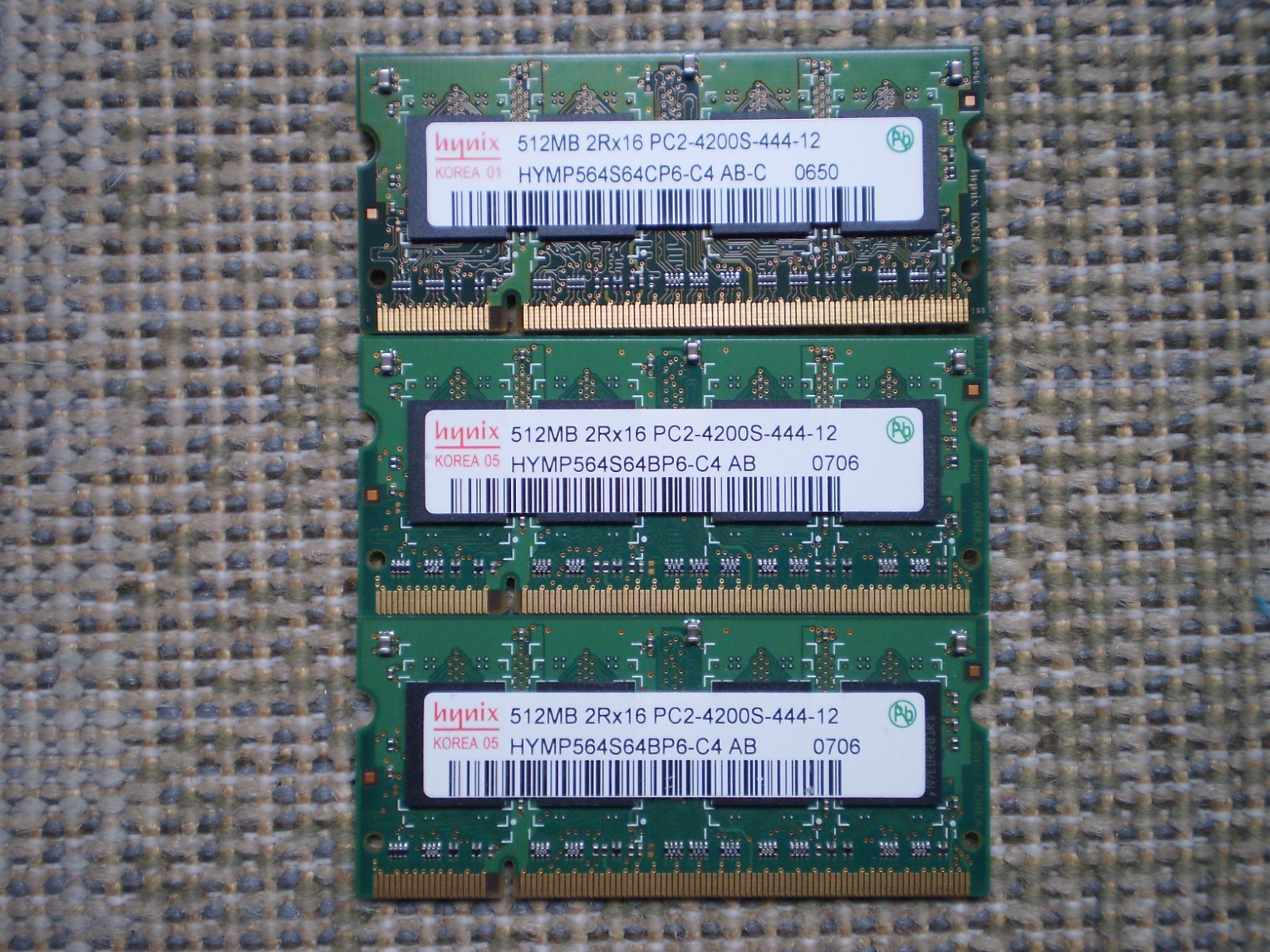 HYNIX 1.5GB (3 x 512MB) 2RX16 PC2-4200S-444-12 Laptop  Ram HYMP564S64BP6-C4 AB