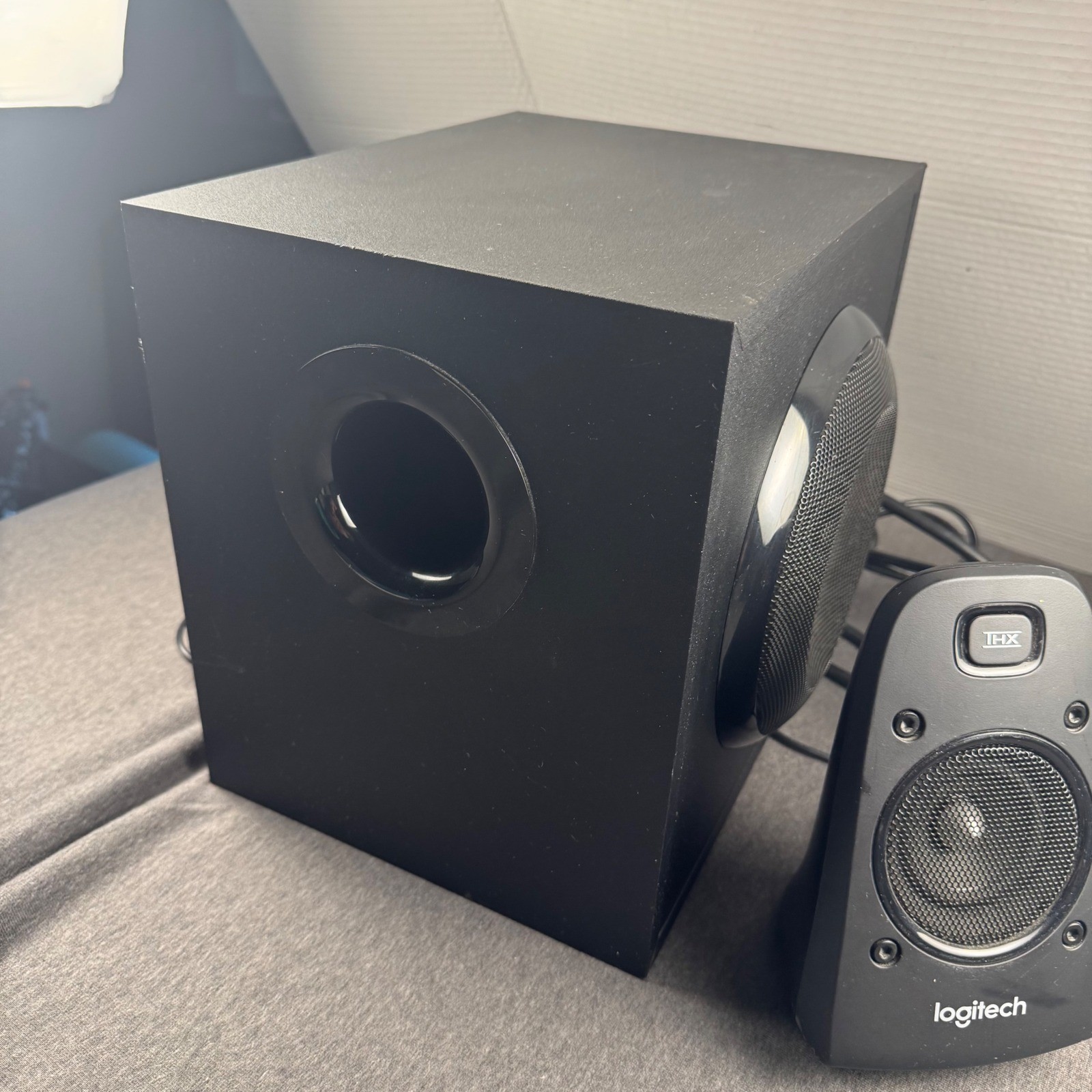 Logitech Z623 THX Certified 2.1 Speaker System with Subwoofer Black S-00095