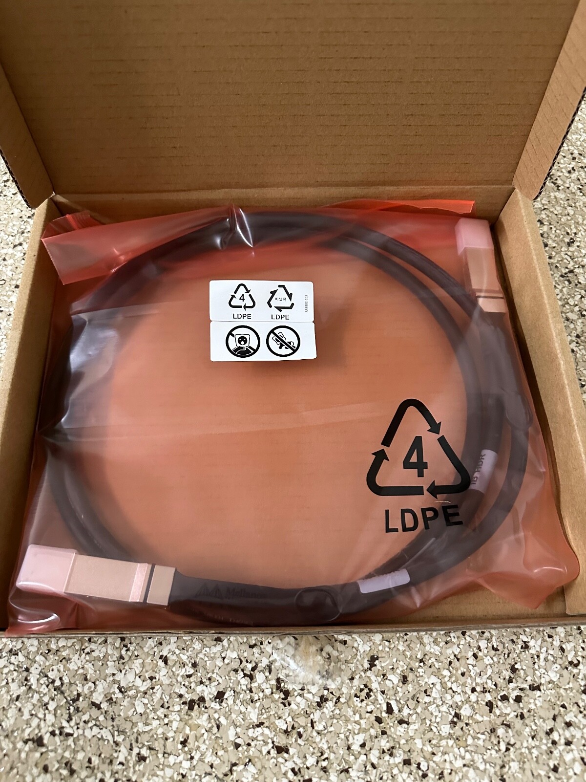 HPE 2m InfiniBand HDR 200Gb QSFP56 Copper Cable P06149-B24