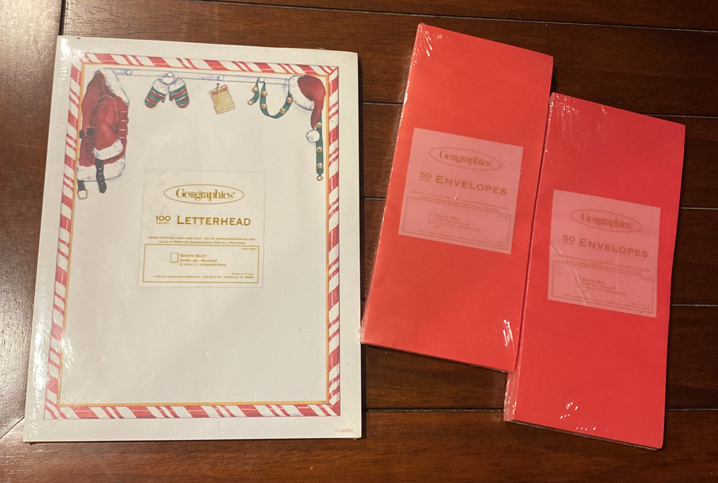 100 Christmas Stationery Paper Envelopes Geographics Santa Holiday NIP