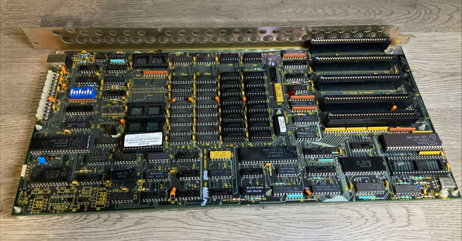 Compaq Portable Motherboard w/AMD D8088 Processor - Untested