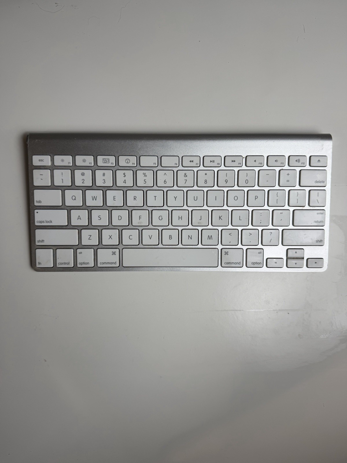 Apple Magic Keyboard Model A1314 Bluetooth Wireless, Battery Compartment Issue