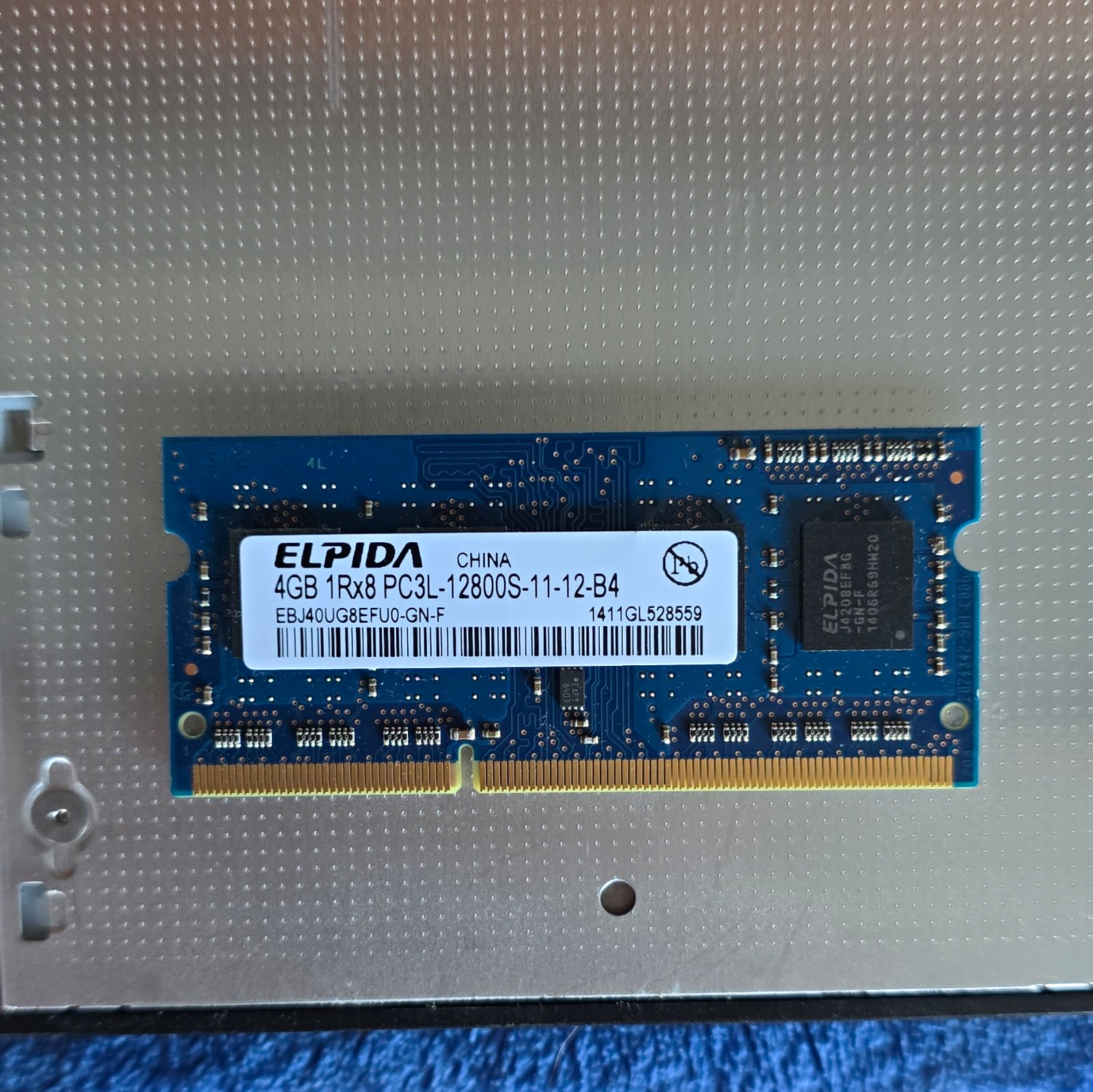 Elpida 4GB DDR3L DDR3 SDRAM SO-DIMM PC3L-12800S 204-Pin EBJ40UG8EFU0-GN-F